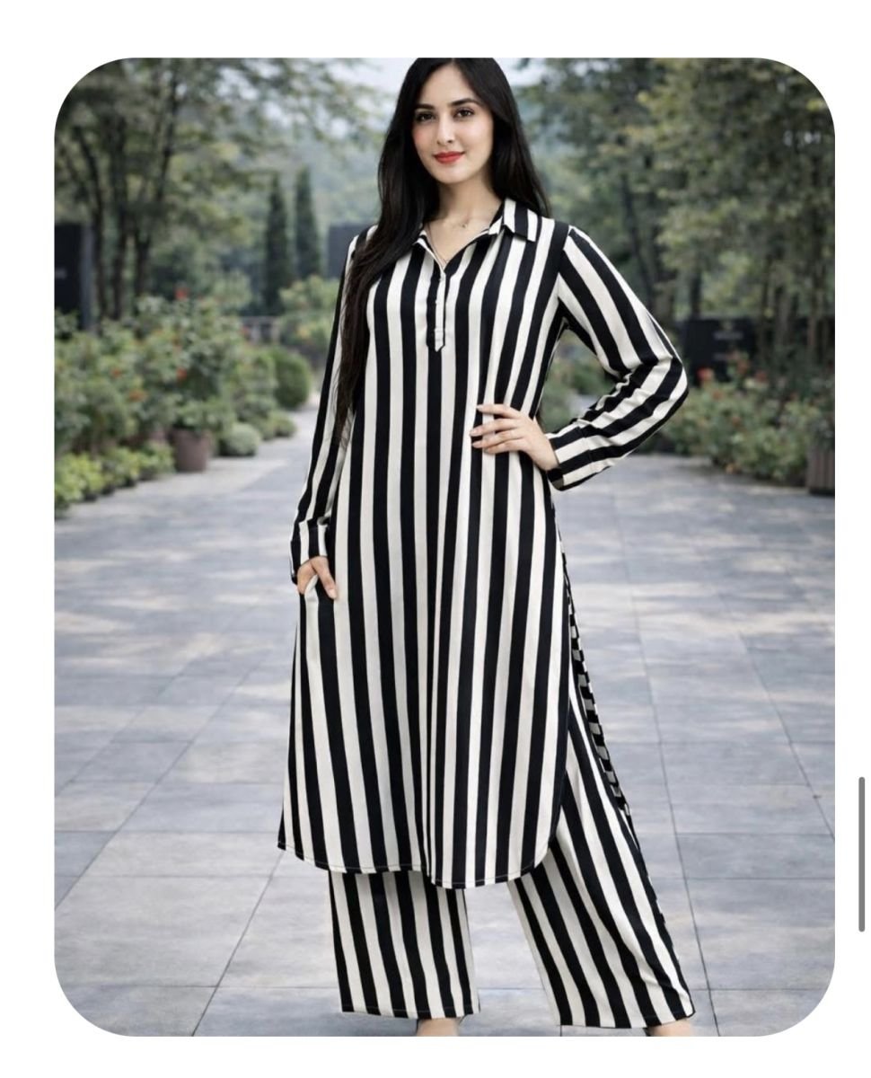 Classic cord set black in white lines