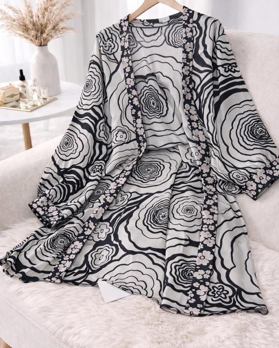 Printed shrug whitemuse 2.0