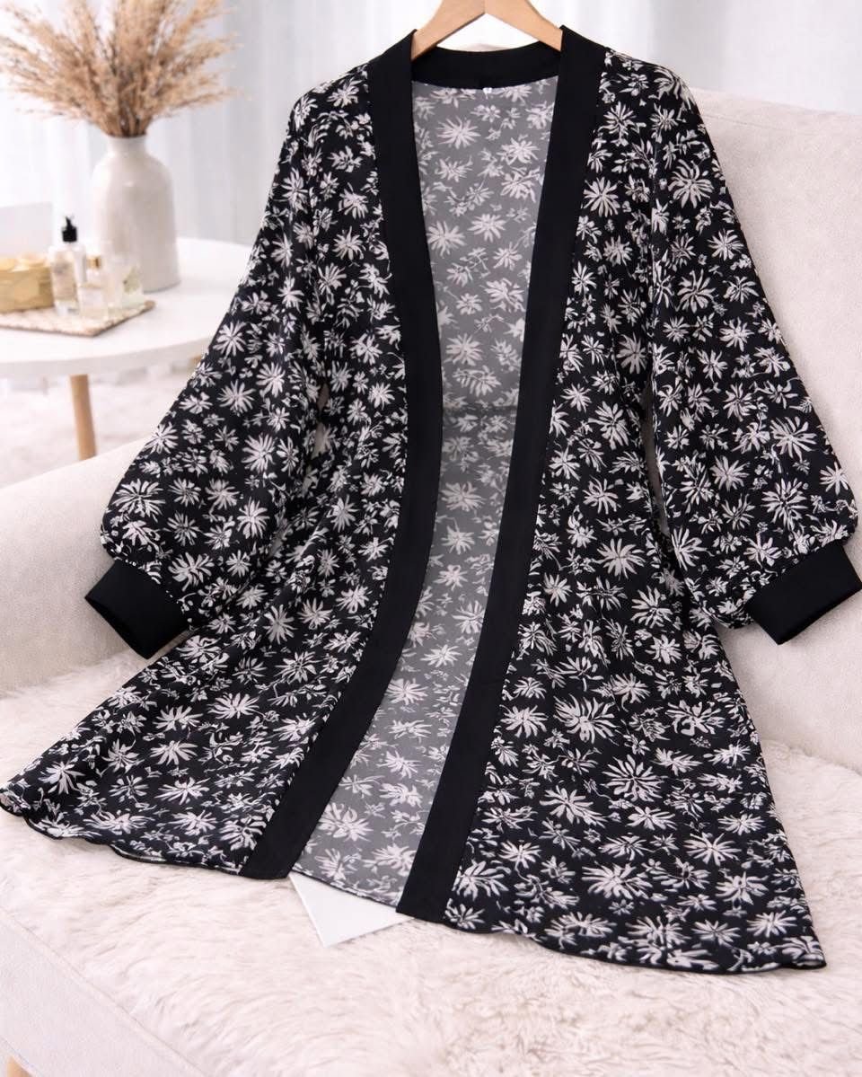 Printed shrug whitesnow