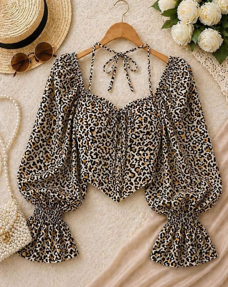 Paded print top white chittah 017
