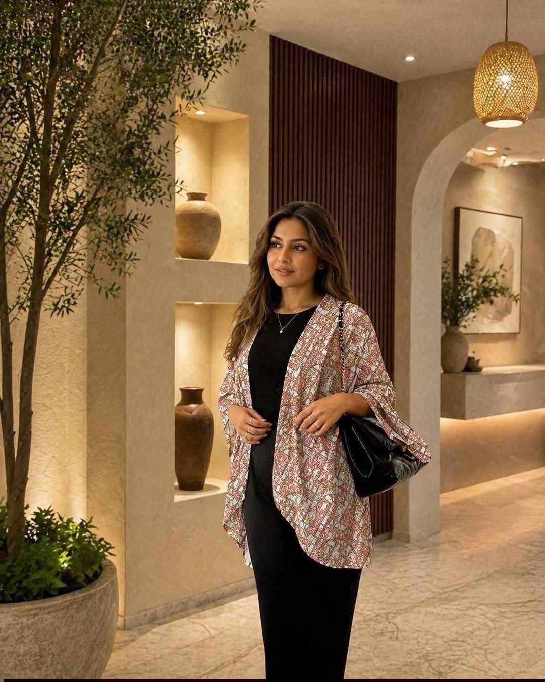 Chic Printed shrug puzzle